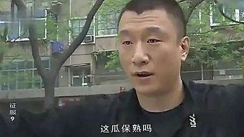 揭秘娱乐圈吃瓜主播背后的故事，直播间热议持续升温